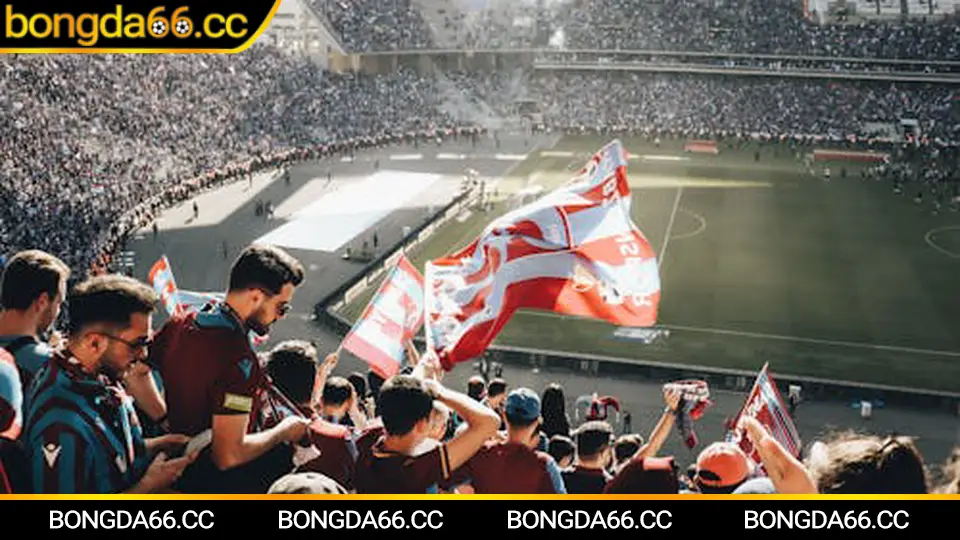 Sơ đồ Jeonbuk Hyundai Motors kiểm soát trung lộ và đánh biên hiệu quả