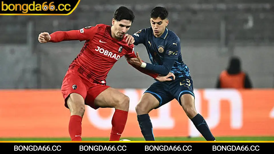 Hình ảnh Liverpool đấu với Arsenal tại sân Anfield với cổ động viên cuồng nhiệt