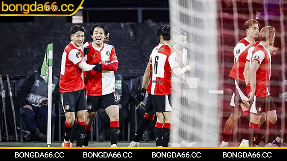 Long An FC trên sân Tân An với đội hình trước giờ bóng lăn