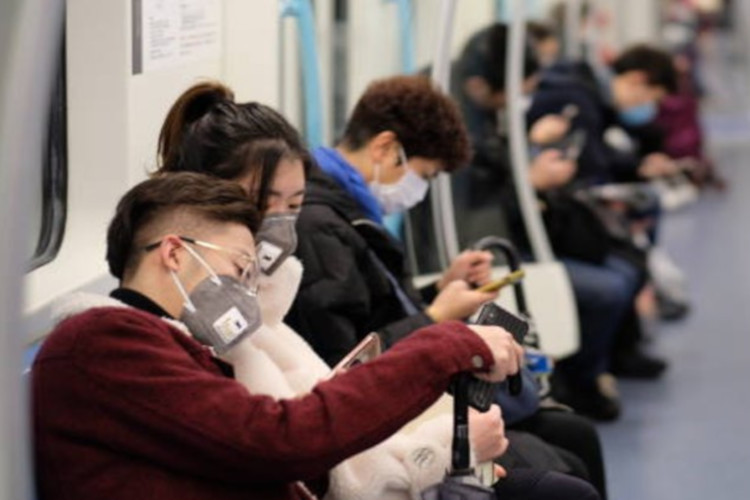 penumpang di Jepang di saat pandemi COVID-19